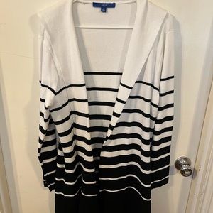 Super cute Lind black and white cardigan